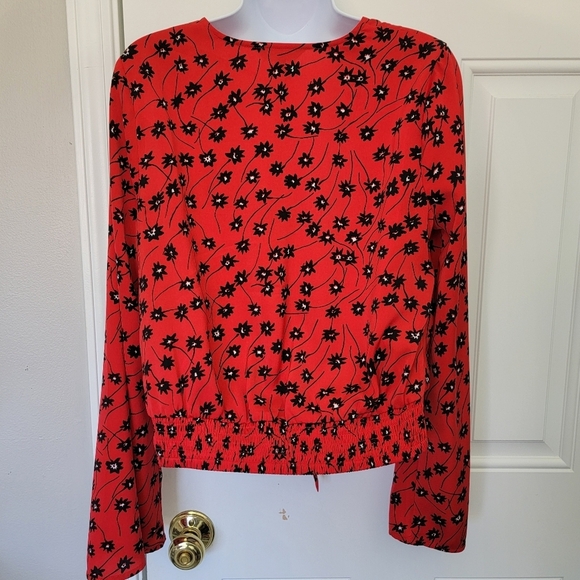 Express Red Black Floral Flare Sleeve Cropped Banded Tie Front Blouse Small - Picture 4 of 9